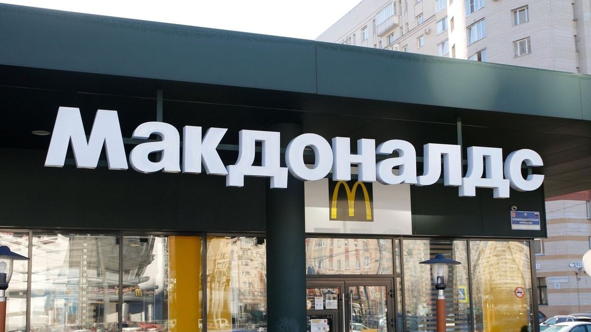 Sílí tlak na McDonald’s a Coca-Colu, aby se stáhly z Ruska